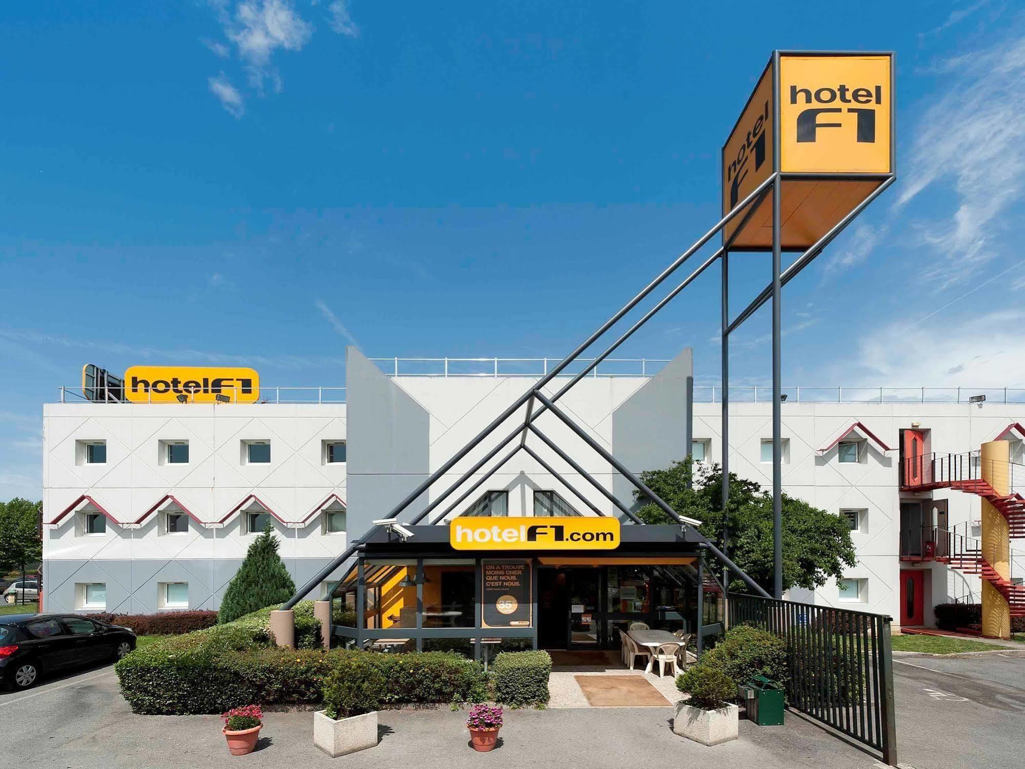 Hotelf1 Saint Etienne La Grand Croix LʼHorme Zewnętrze zdjęcie